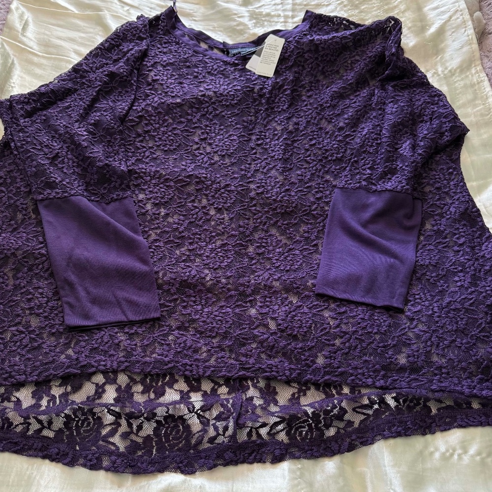 TOP, FLORAL LACE, DEEP PURPLE, SIZE 4X, LONG LACE SLEEVES WITH PLAIN CUFFS,